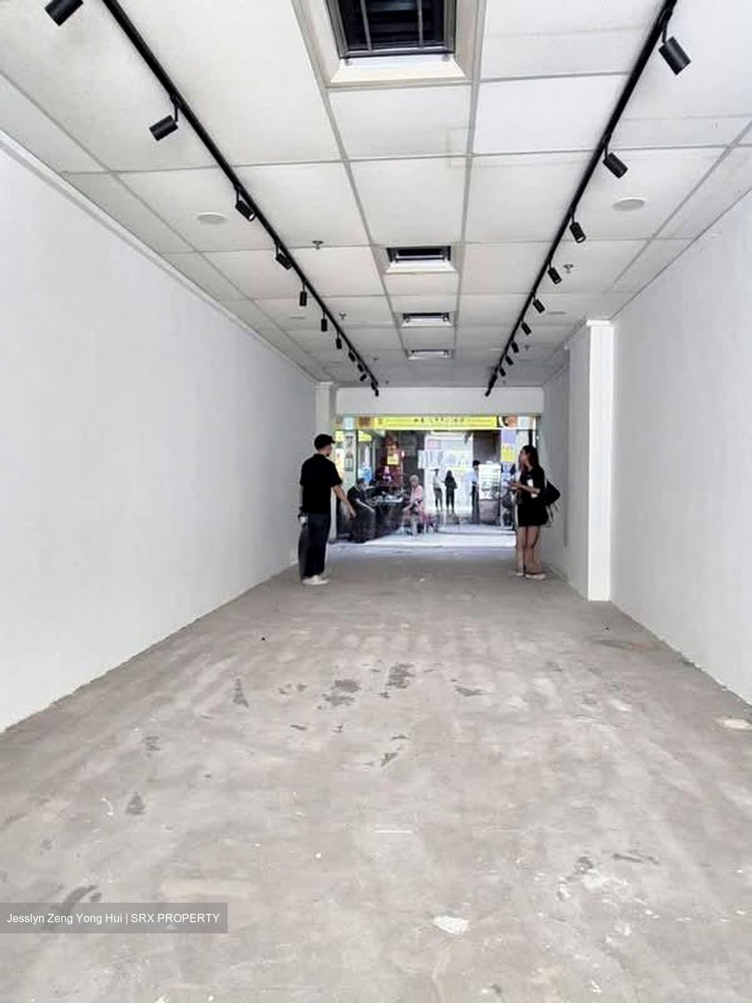 Roxy Square (D15), Retail #617491771